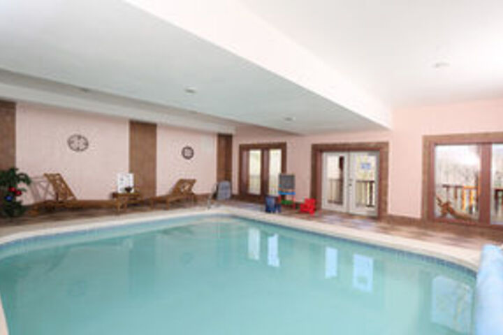 Pool 10 of 15