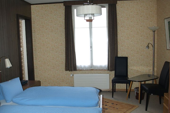 Room 38 of 120