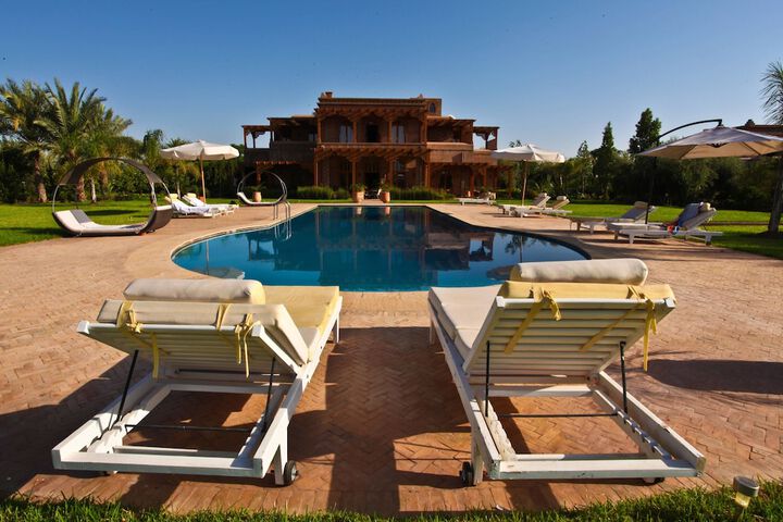 Hotel with Pool