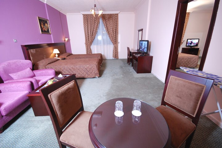 Room 7 of 16