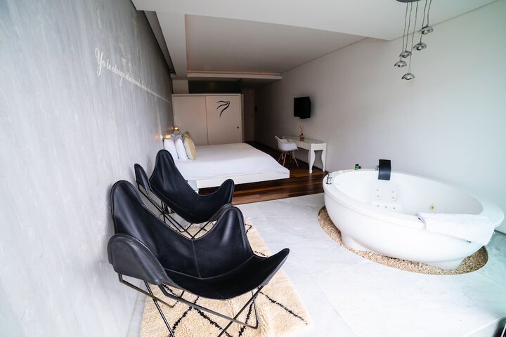 Room 20 of 105