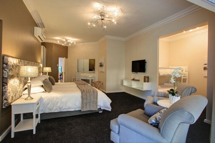 Room 7 of 100