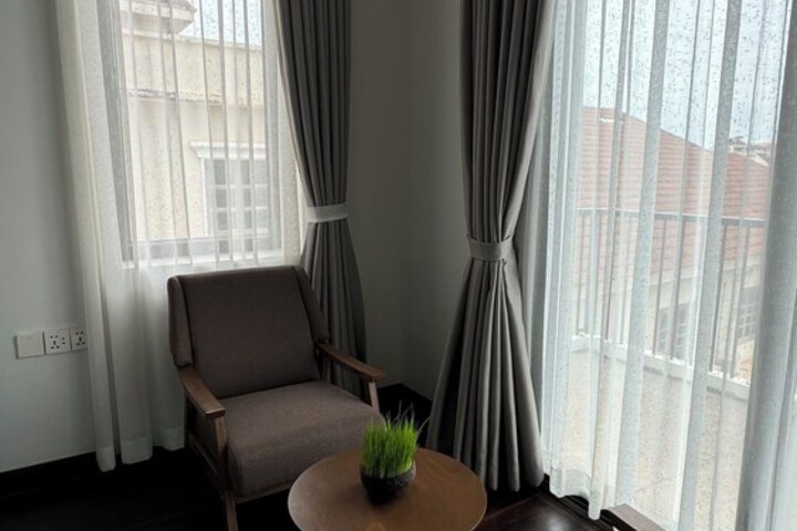 Room 8 of 76