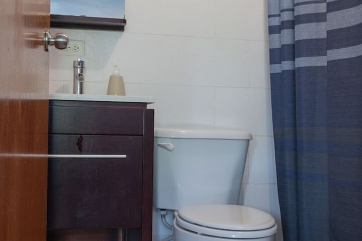 Room 14 of 36