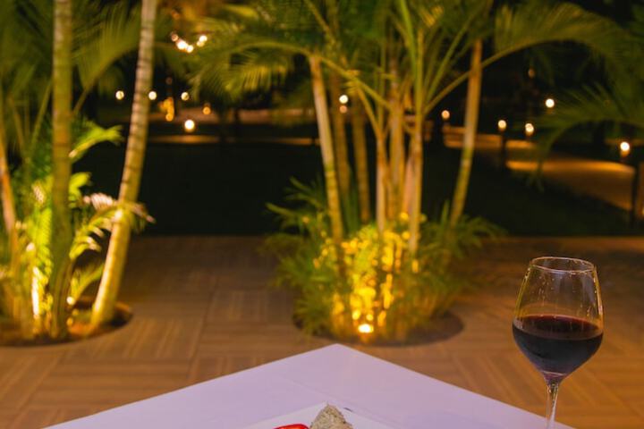 Dining 44 of 79