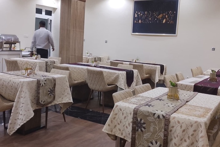 Dining 20 of 42