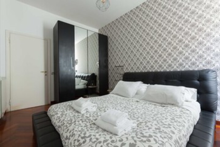 Room 6 of 26