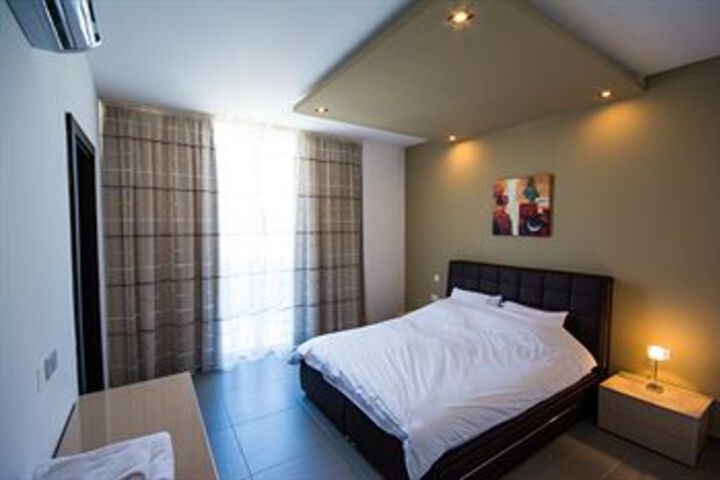 Room 17 of 35