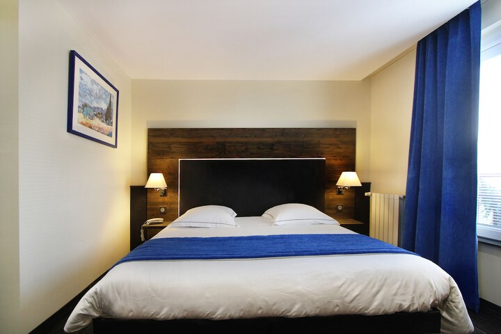 Room 10 of 71