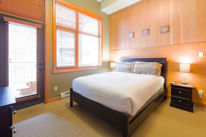 Room 2 of 9
