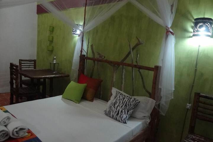 Room 21 of 25