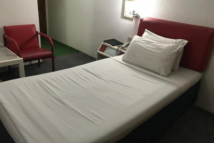 Room 22 of 27