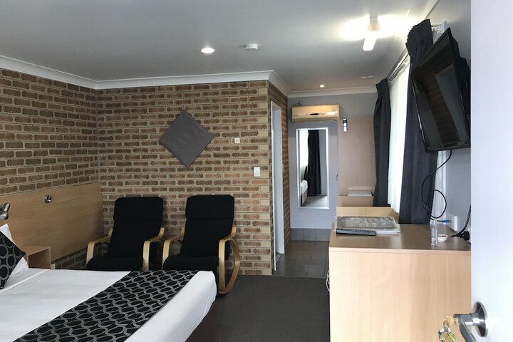 Room 7 of 152