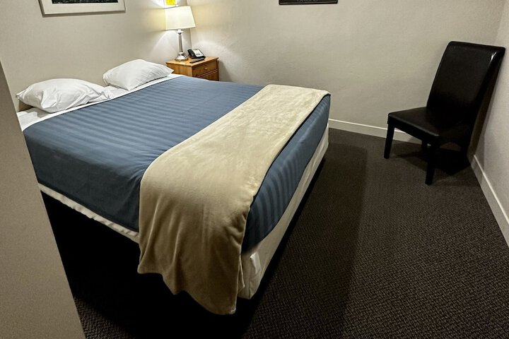 Room 2 of 53