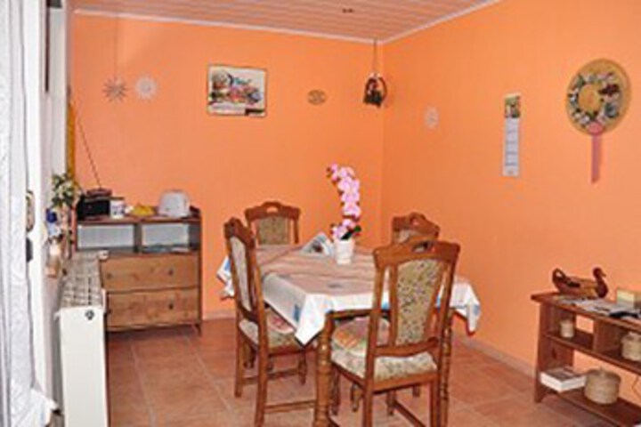 Room 15 of 31