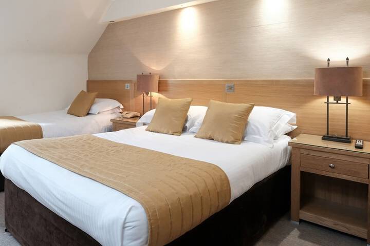 Room 8 of 34