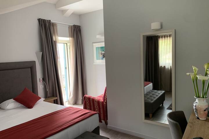 Room 14 of 66