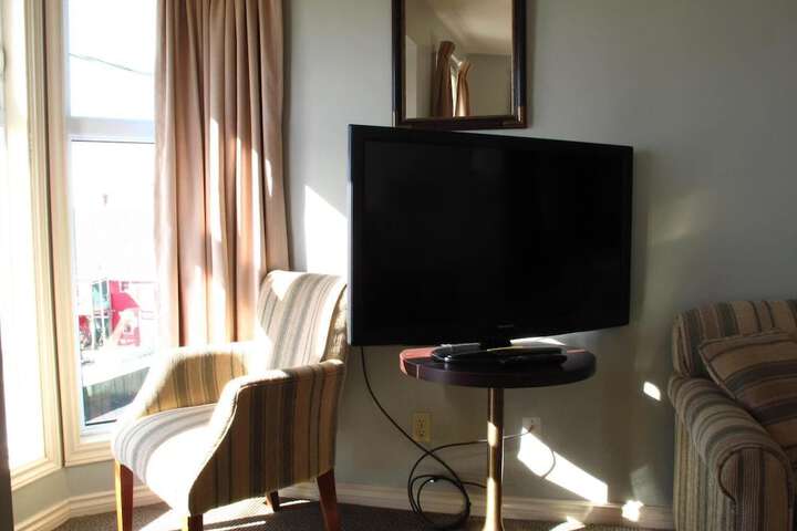 Room 18 of 48