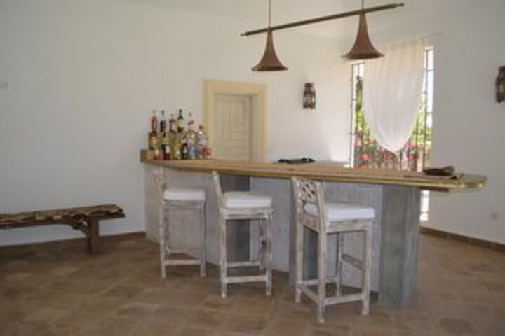Lounge 6 of 15