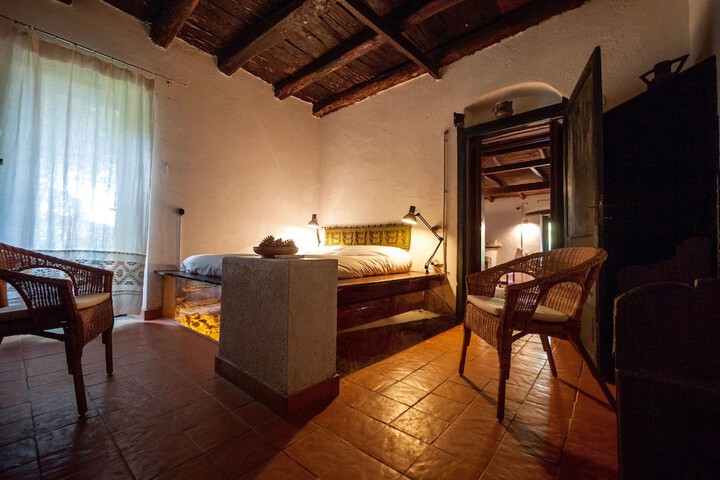 Room 6 of 37
