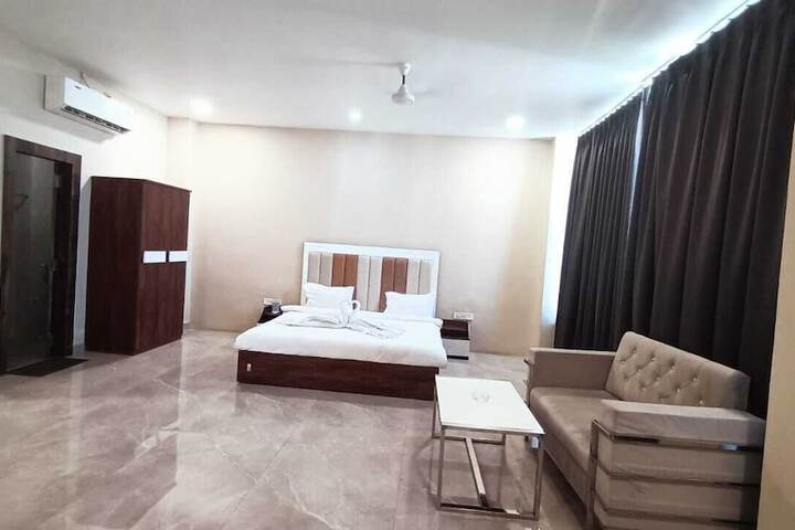 Room 21 of 54