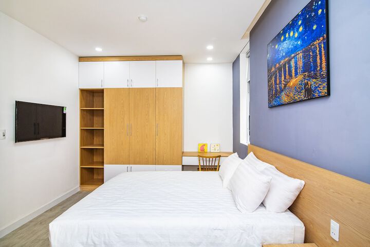 Room 3 of 28