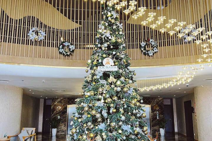 Hotel Interior 4 of 86