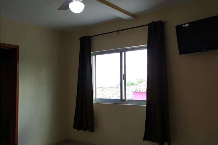 Room 6 of 18