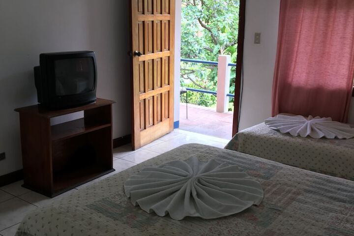 Room 18 of 77