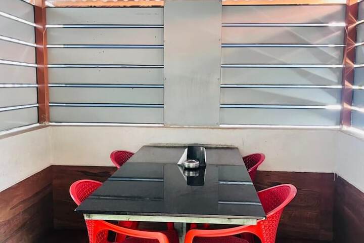 Dining 20 of 58