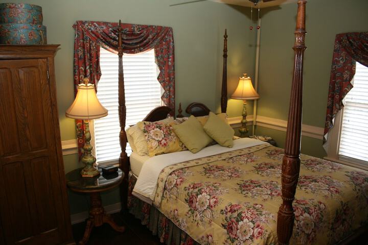 Room 8 of 89