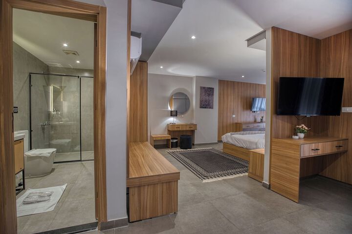 Room 14 of 71