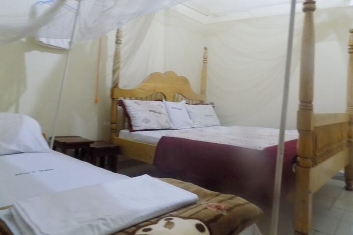 Room 17 of 37