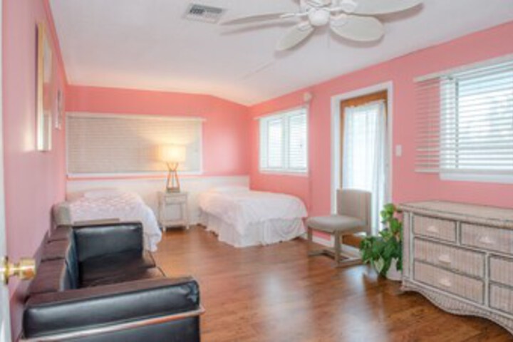 Room 12 of 43