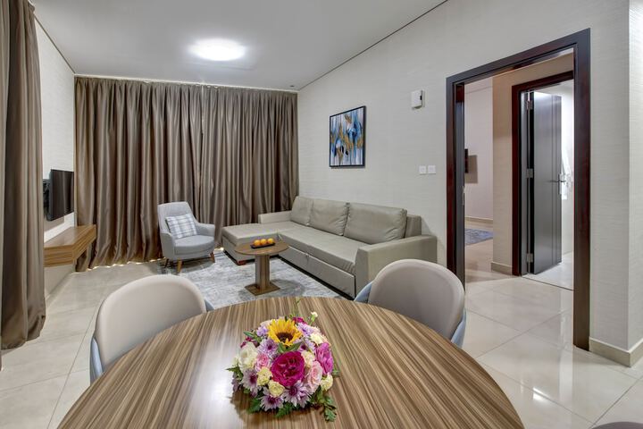 Room 42 of 77