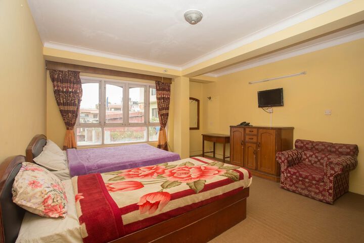 Room 6 of 17