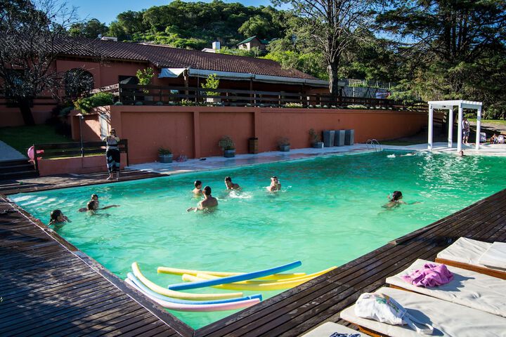 Pool 4 of 10