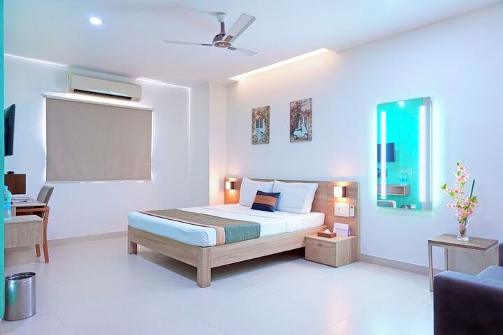 Room 3 of 32