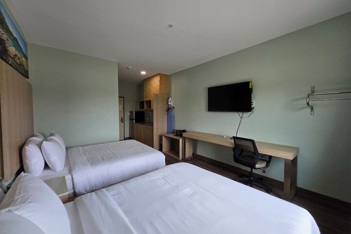1 King Bed Suite (2 of 5)