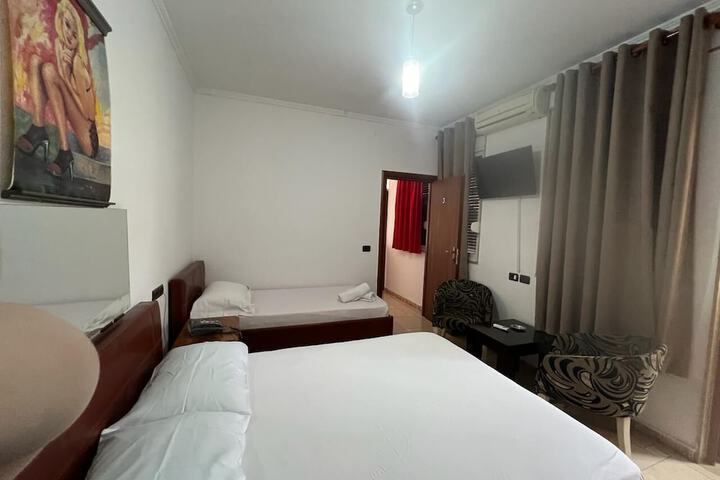 Room 4 of 21