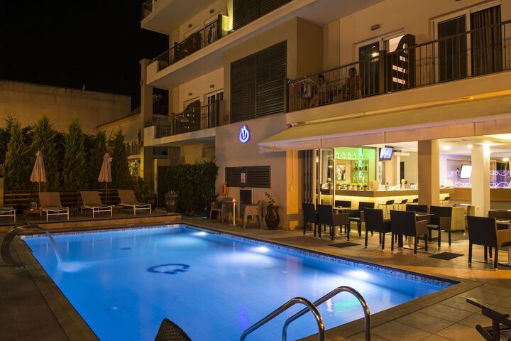 Pool 40 of 59