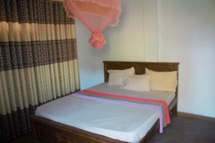 Room 7 of 14
