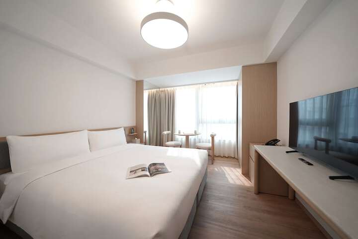 Room 10 of 41