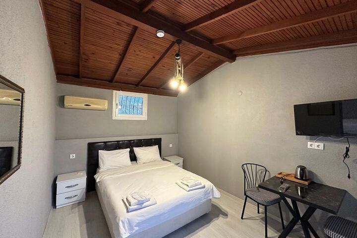 Room 27 of 78