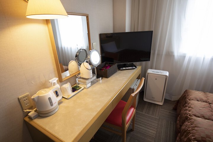 Room 14 of 36