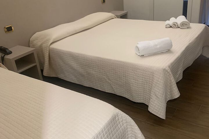 Room 3 of 36