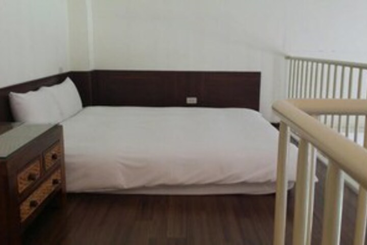 Room 47 of 80