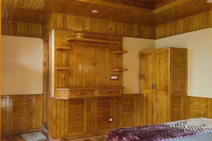Room 11 of 35