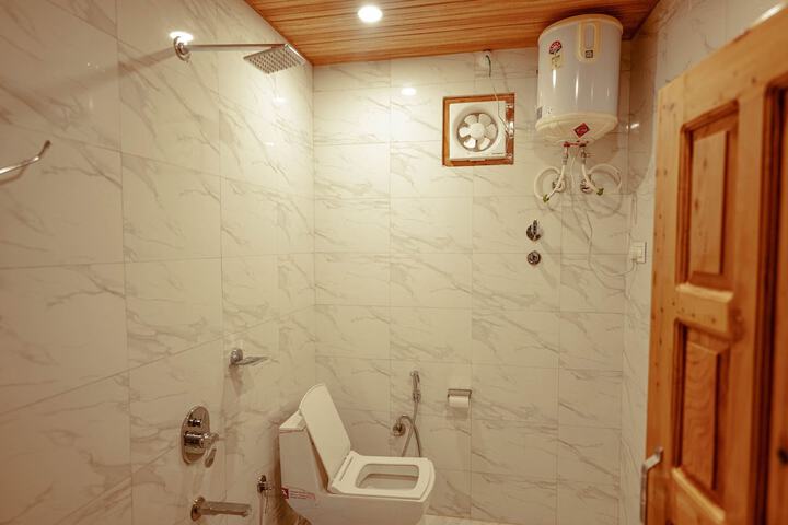 Room 15 of 21