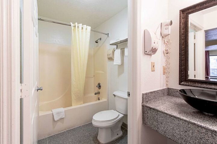 1 King Bed Accessible (2 of 6)